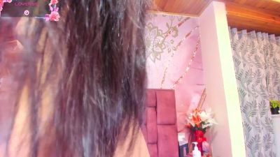 luna_mai live from United States