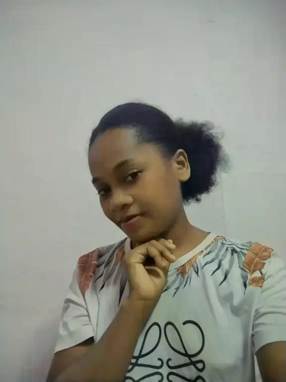 mari2e live from Madagascar