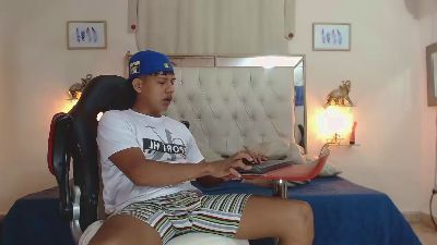 mr_stiven_ live from Colombia