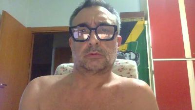 ortijah live from United Kingdom