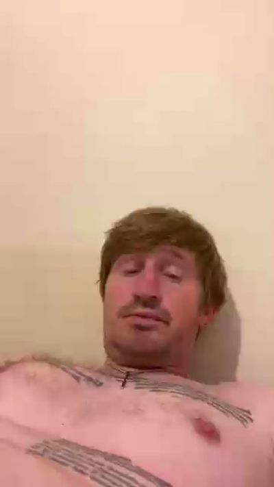 picassosparrot3 live from United Kingdom
