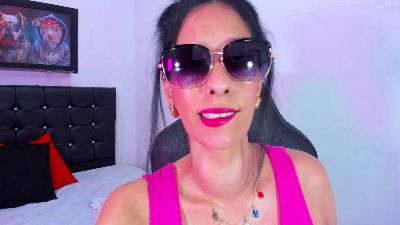 priscilasmiith live from Colombia
