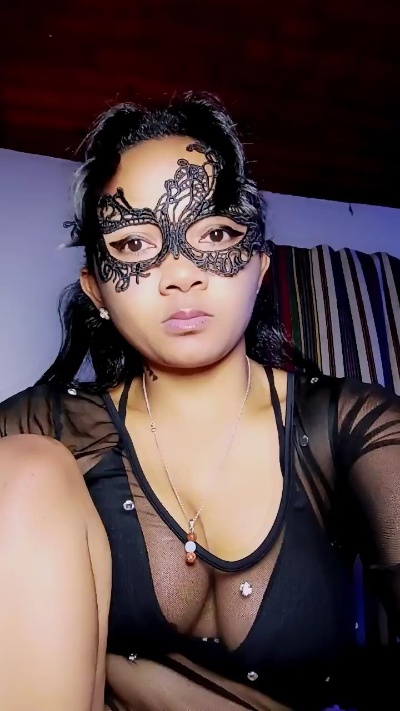 queenny1 live from France