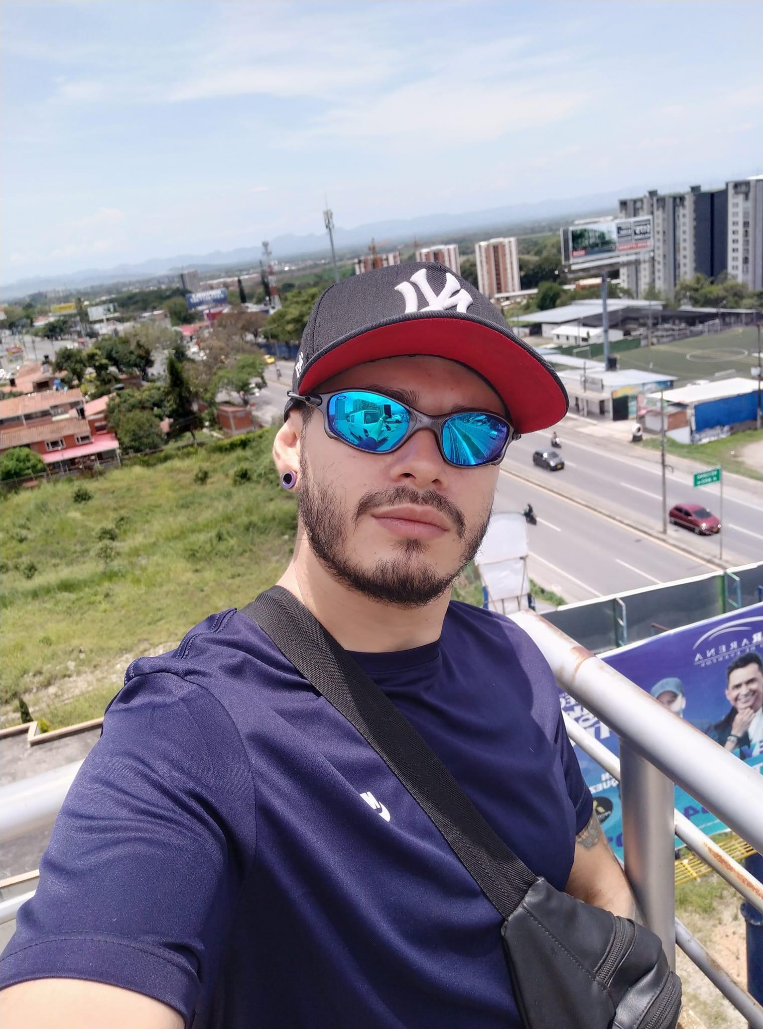 ragnar_lothbroc live from Colombia