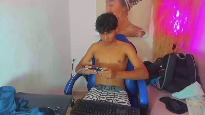 scotthugedickx live from United States