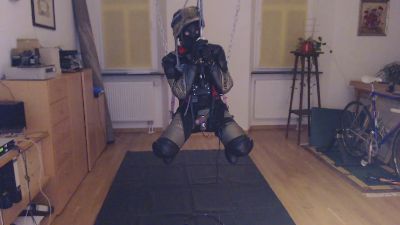 slave0575 live from Germany