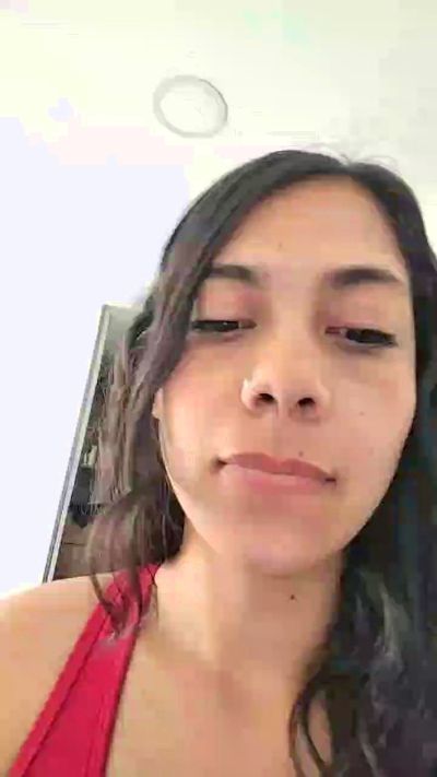 sweet_scarlett_ live from Chile