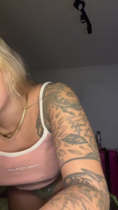 sweettifanny_ live from Argentina