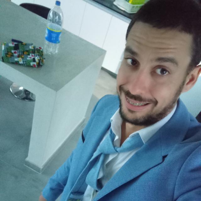 tincho_hot05 live from Uruguay