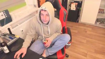 tonibiteen21 live from Germany