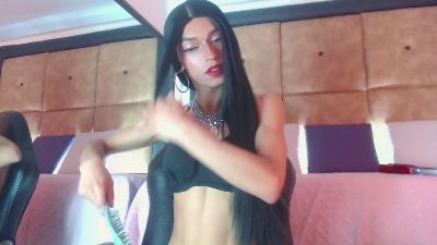 trinity_evans live from United States