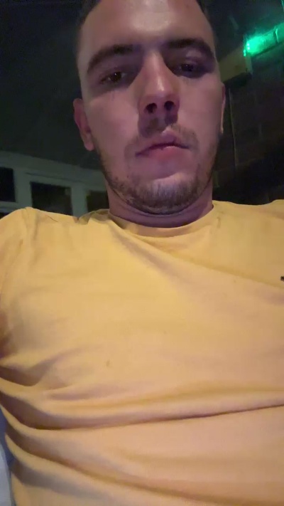 vasea99 live from United Kingdom