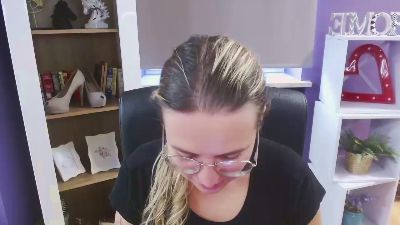 xZoey live from United Kingdom
